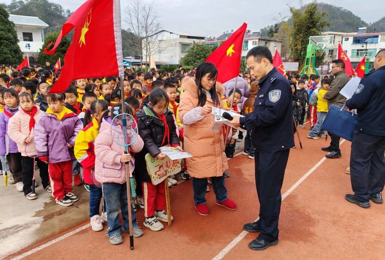 圖2 宣講活動現(xiàn)場.jpg 圖2 宣講活動現(xiàn)場.jpg