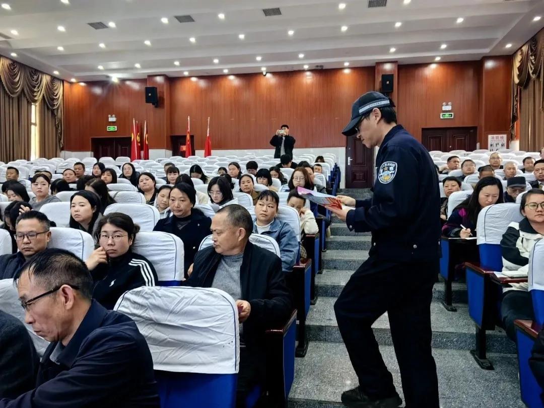 圖1培訓(xùn)現(xiàn)場(chǎng).jpg 圖1培訓(xùn)現(xiàn)場(chǎng).jpg