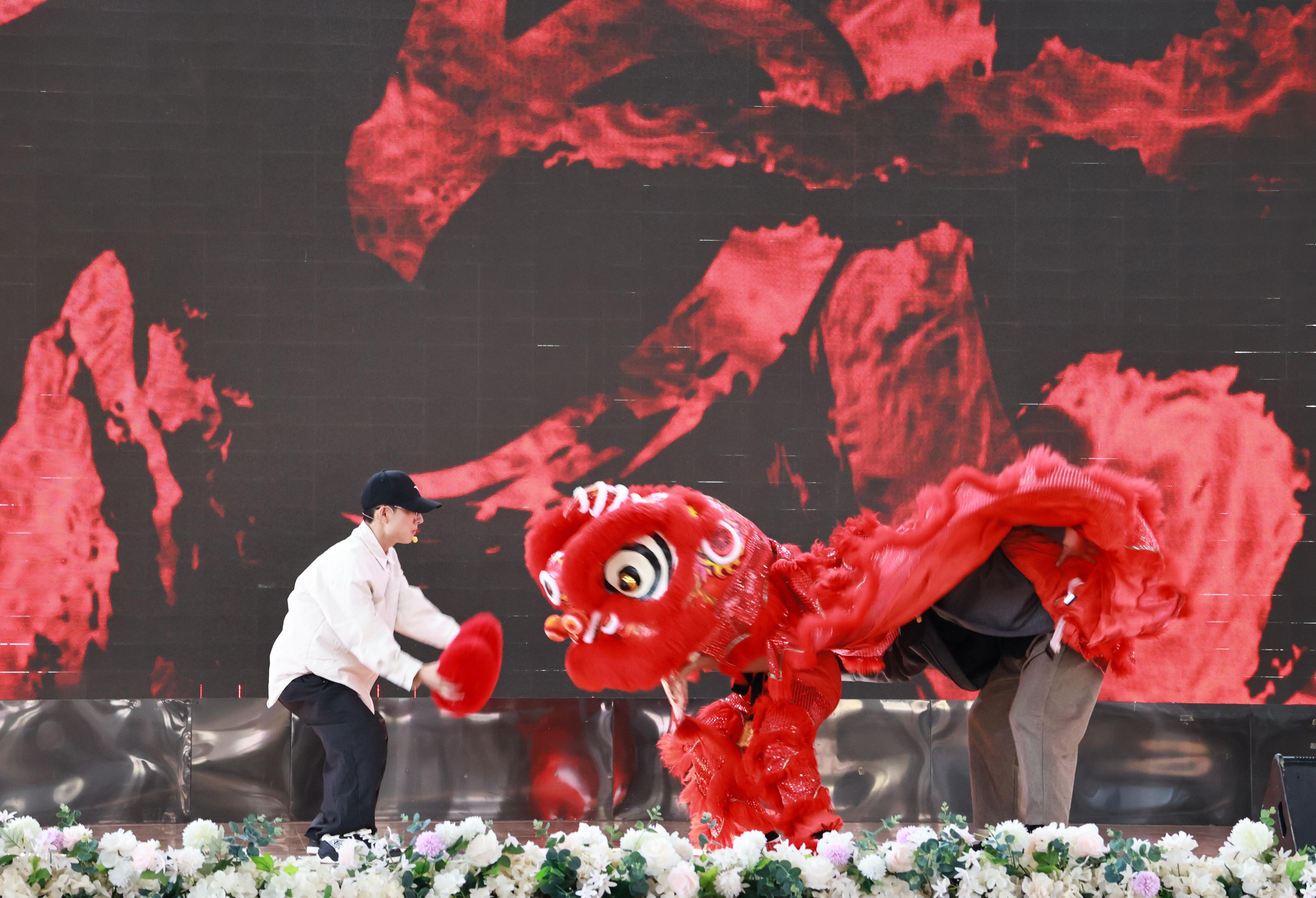 貴州團(tuán)省委“護(hù)航未來·‘益’起成長”12355青春劇場走進(jìn)黔南州