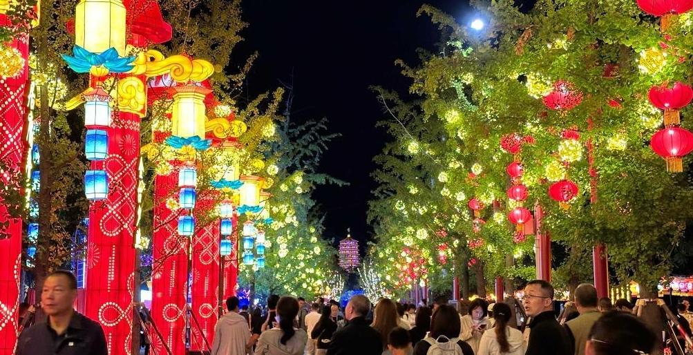 潮體驗(yàn)、微度假、熱IP——中秋節(jié)假期各地消費(fèi)市場(chǎng)掃描