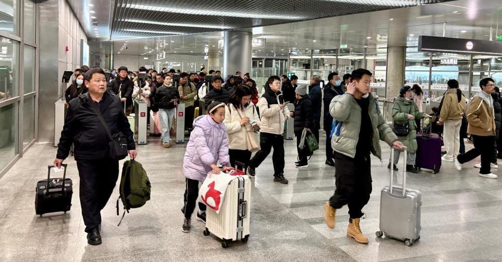 新春走基層丨春運(yùn)新站新線(xiàn)路 春風(fēng)得意啟新程